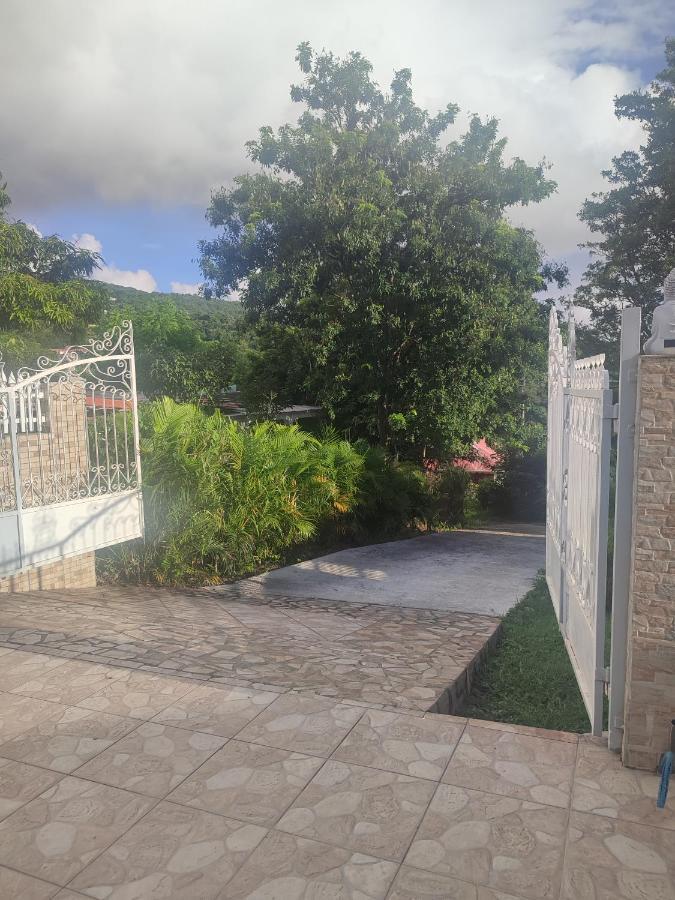 Villa Bebelos Pointe-Noire Exterior photo